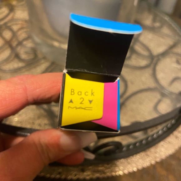 MAC Turn up Your Luck - Picture 5 of 5